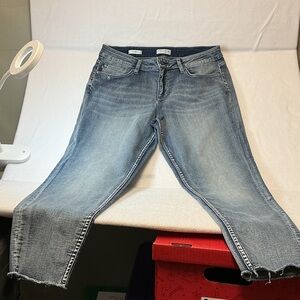 Vigoss Light Blue Cropped Skinny Jeans size 14. 0638